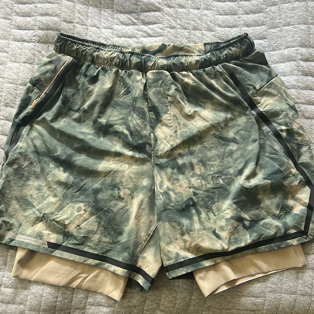 Lulu Lemons Men’s Lined Athletic Shorts